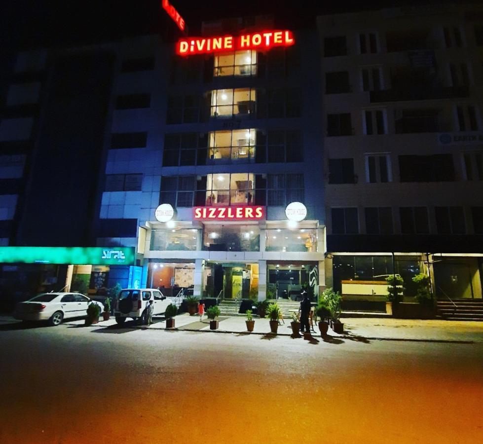 רוואלפינדי Divine Hotel מראה חיצוני תמונה