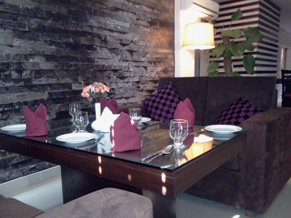 רוואלפינדי Divine Hotel מראה חיצוני תמונה