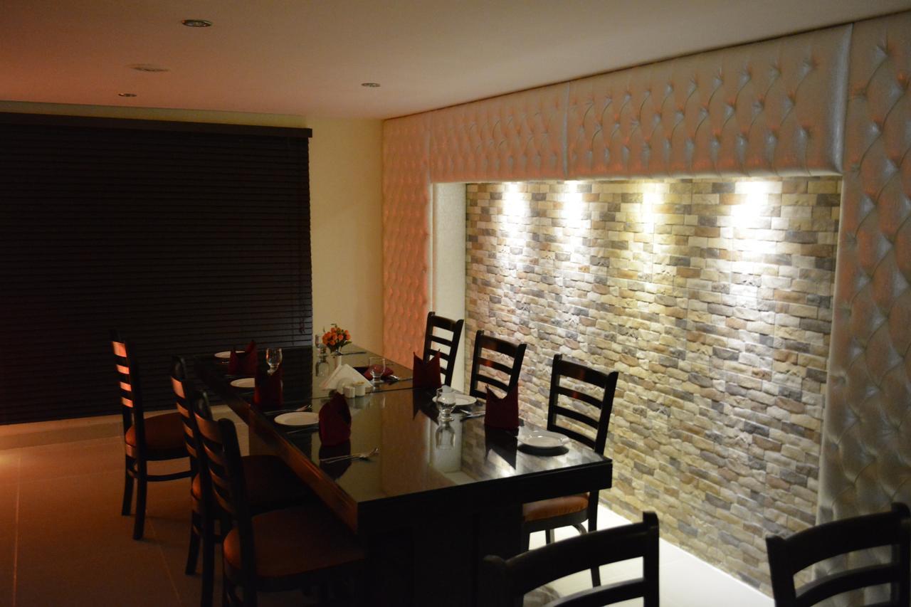רוואלפינדי Divine Hotel מראה חיצוני תמונה