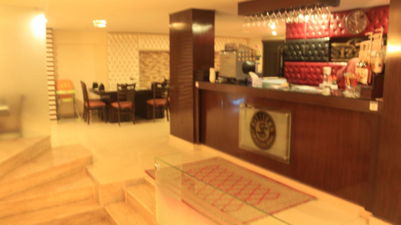 רוואלפינדי Divine Hotel מראה חיצוני תמונה